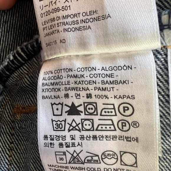 Levi's Classic Blue Denim Jacket - Picture 7 of 7